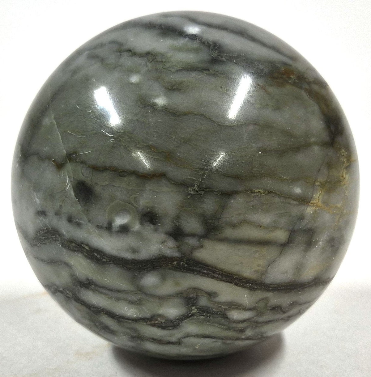 Gepolijste mosagaatbol, ca. 10 cm, 1,4 kg