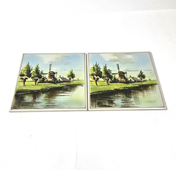 Vintage handbeschilderde tegels met molenlandschap, set van 2