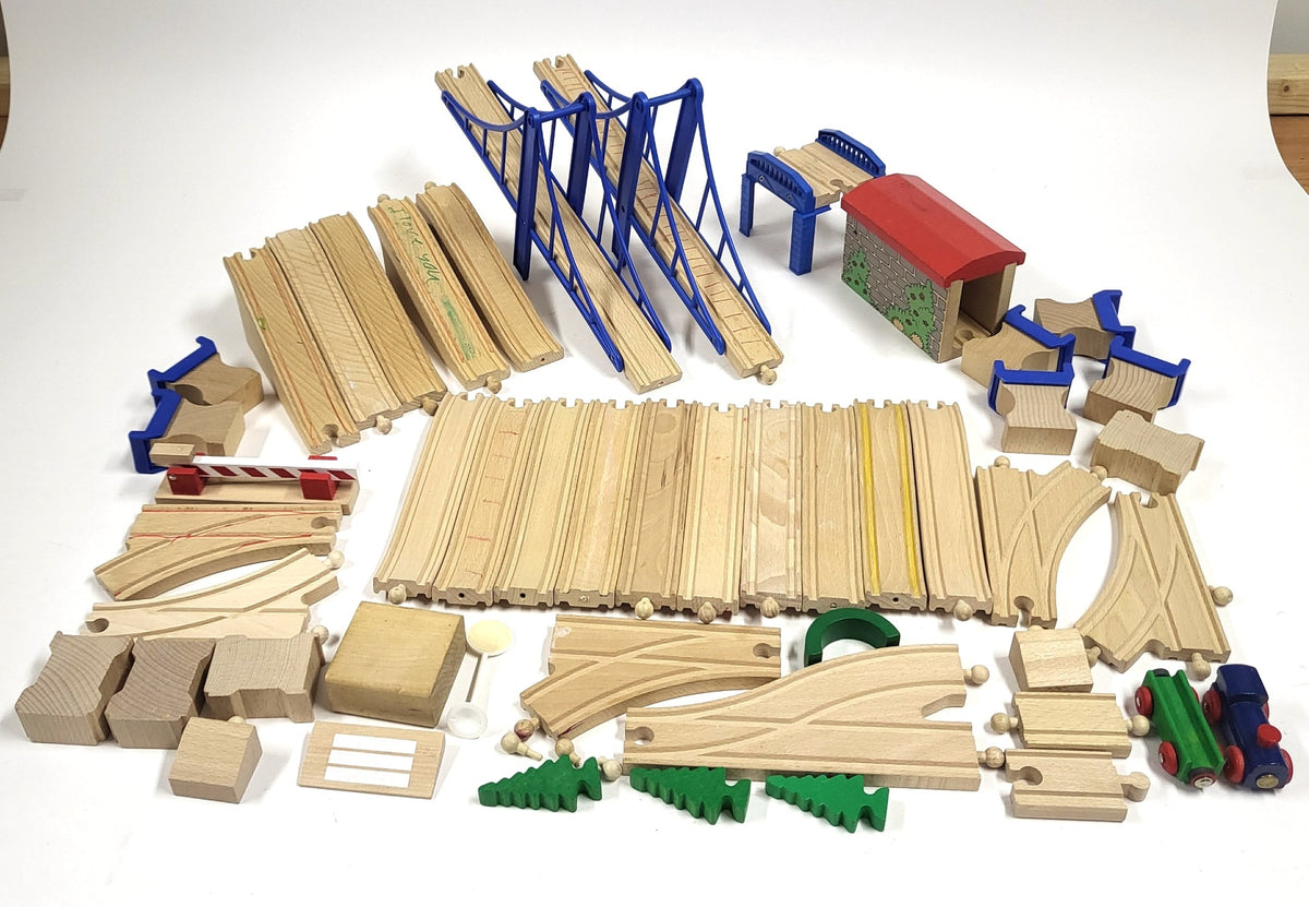 Vintage houten treinset met rails, brug en wagons, past op Brio, Thomas en Eichhorn