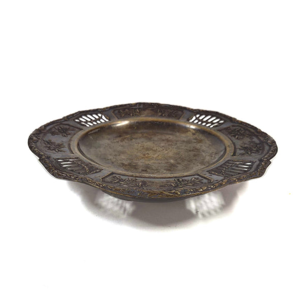 Vintage metalen sierdienblad met doorboorde bloemrand