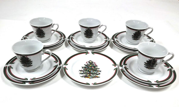 Vintage Topco kersttheeset: 5 kopjes, 5 schotels en 6 bordjes