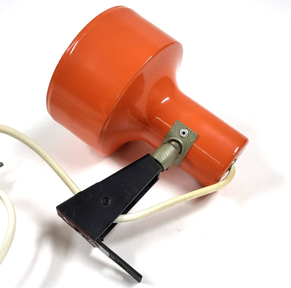 Vintage Retro wandlamp van oranje metaal met ronde kap, jaren 60