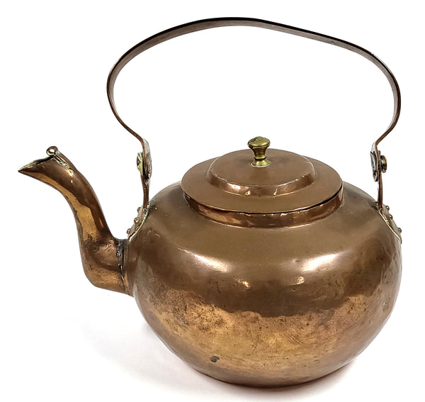 Antieke koperen theeketel (of theepot), gemarkeerd 1869