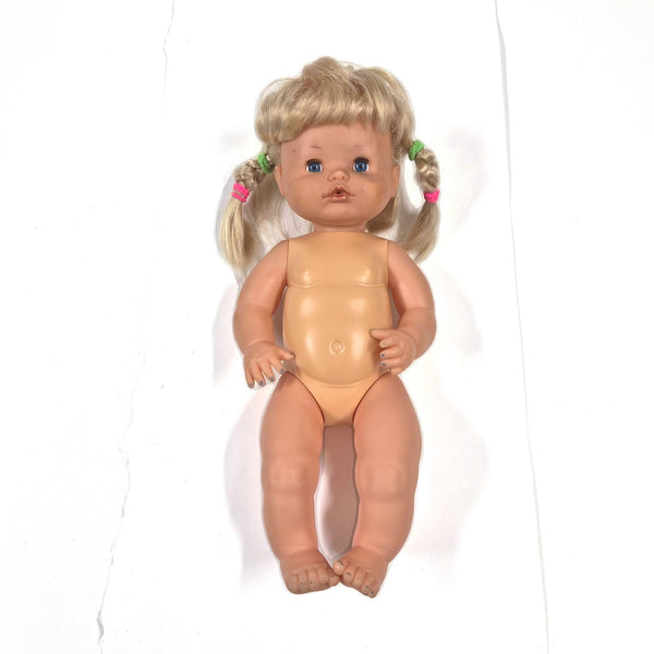 Vintage Famosa babypop T-1865-03, blond haar en blauwe ogen, zonder kleding