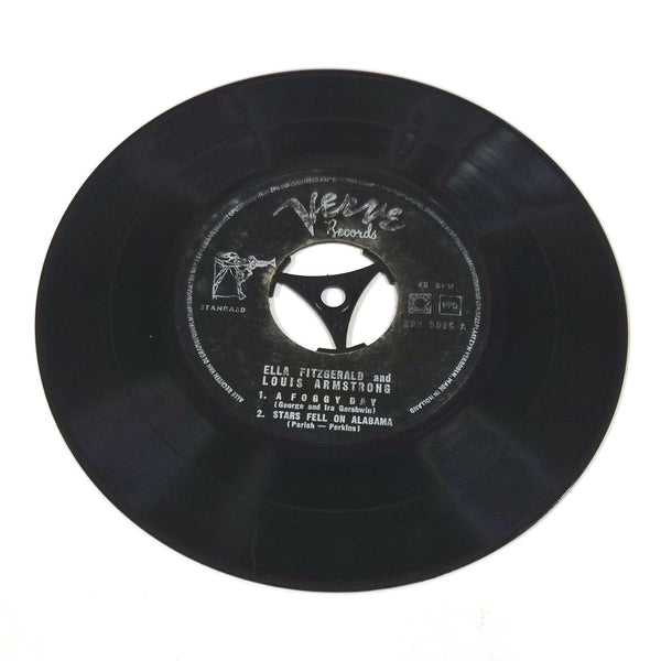 Ella Fitzgerald & Louis Armstrong – A Foggy Day / Under A Blanket Of Blue