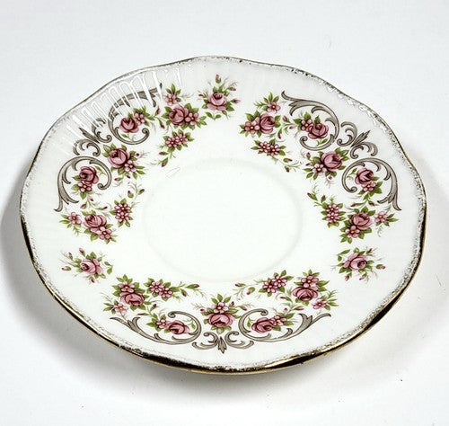 Vintage Royal Dover bone china schoteltje met rozenslinger