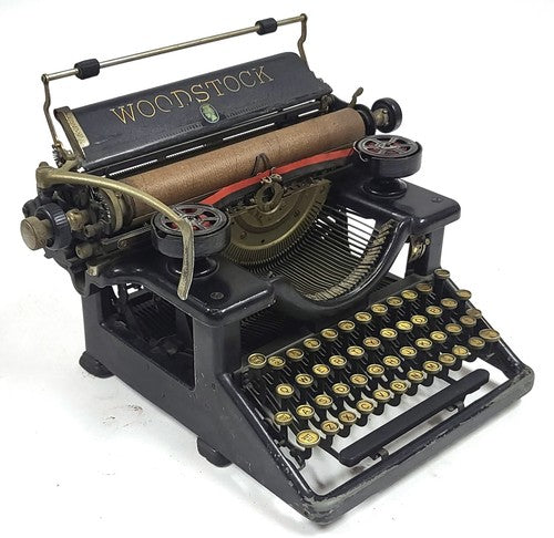 Vintage Woodstock 5N typemachine uit 1931, zwart