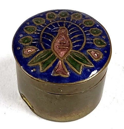 Vintage messing pillendoosje met emaille pauw