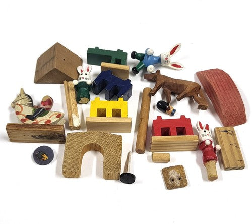 Vintage kavel houten miniatuuronderdelen uit het Erzgebirge