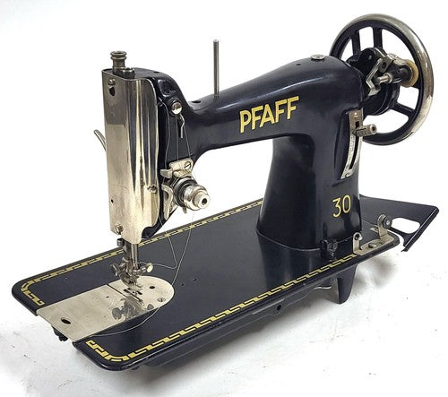 Antieke Pfaff 30 naaimachine, onvolledig, voor onderdelen of reparatie