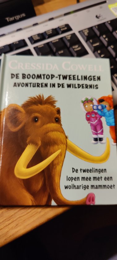 De Boomtop tweelingen, De tweelingen lopen mee met een wolharige mammoet - Cressida Cowell
