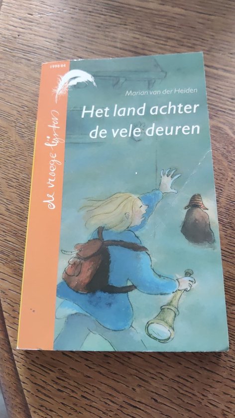 Het land achter vele deuren. - Marian van der Heiden