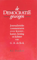 Democratie gewogen - Uitgeverij Kokboekencentrum
