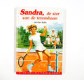 Sandra de ster van de tennisbaan - Bellis, Herry Behrens