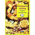 Ornamenten van deeg - Pien Lemstra en Anne Karine Lemstra, A.K. Lemstra