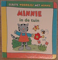 Minnie in de tuin