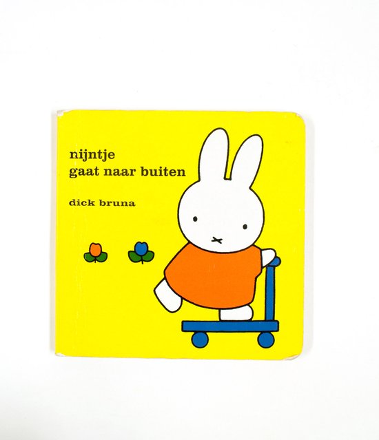 Nijntje gaat naar buiten - Dick Bruna