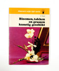 Bloemen takken en grassen kunstig geschikt - H.Faust
