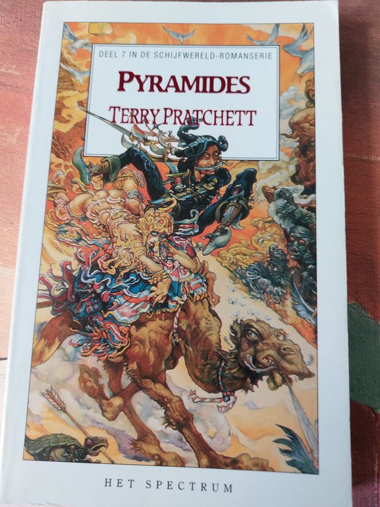Schijfwereld 07 pyramides - Terry Pratchett