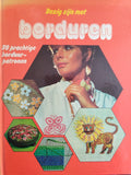 Bezig zijn met borduren - J.h.m. Van Amelsvoort