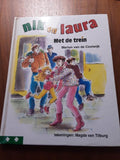 Nik en laura met de trein - Marion van de Coolwijk, Magda van Tilburg