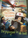 De Dieren Ridders 4 - De papegaai in de kast - Iris Botter